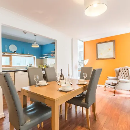 Bright, Spacious Centre * Dublin