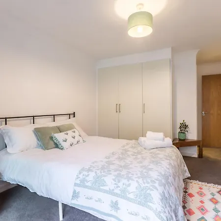 Daire Bright, Spacious Centre